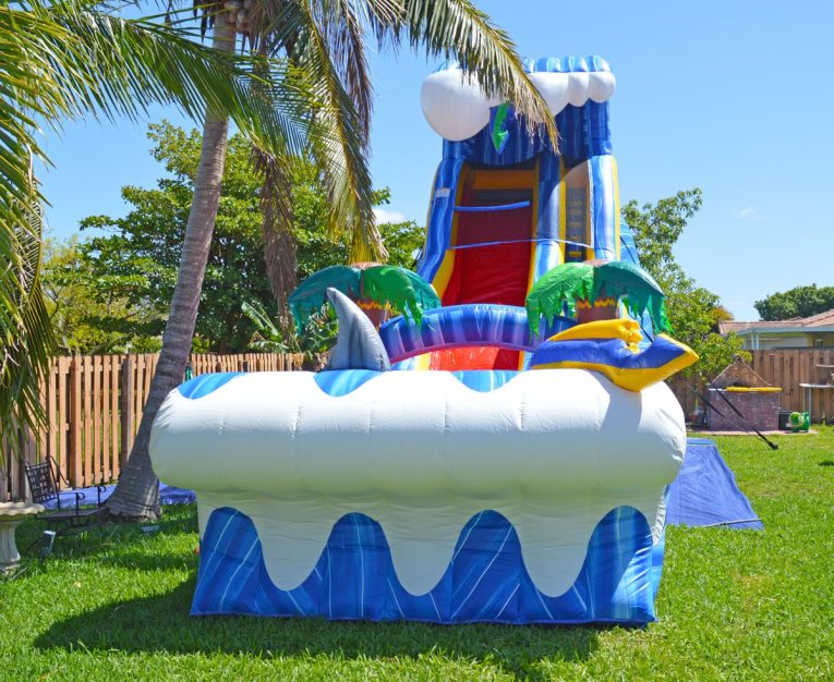 22ft-wild-waves-wetordry-slide.jpg