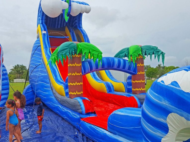 24ft-wild-waves-miami-school-rental.jpg