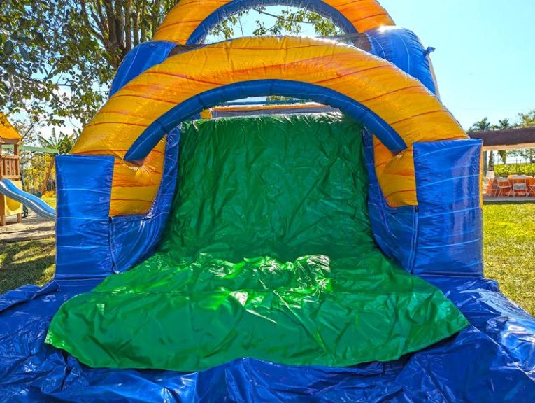 39ft-mega-run-obstacle-withbig-slide.jpg