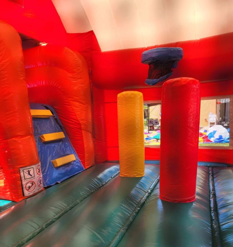 santa-bounce-house-with-basketball-hoop.jpg
